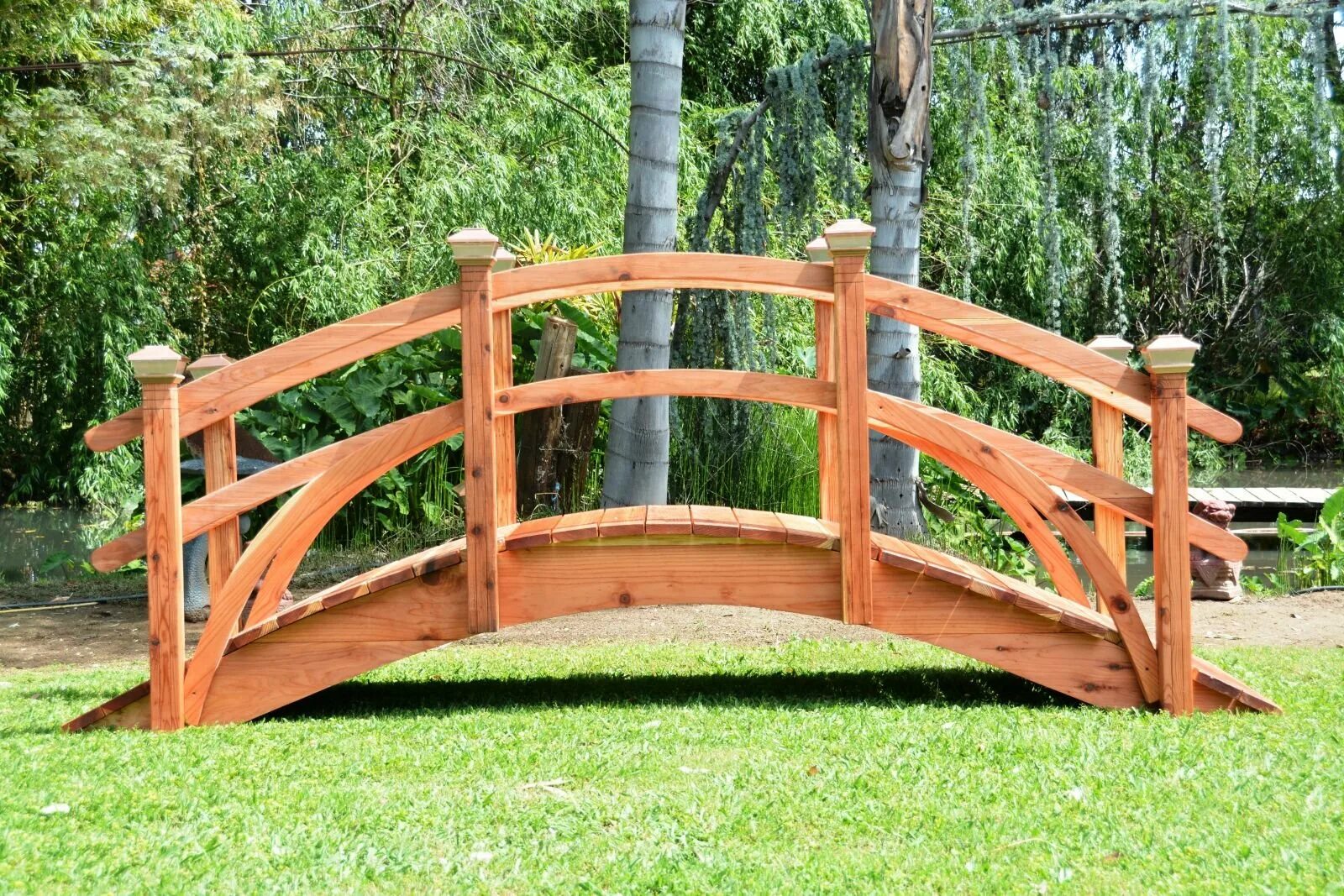 Мостик это. Красный мост в японии. Японский парк красный мост. Деревянные мостки. Деревянный мост.