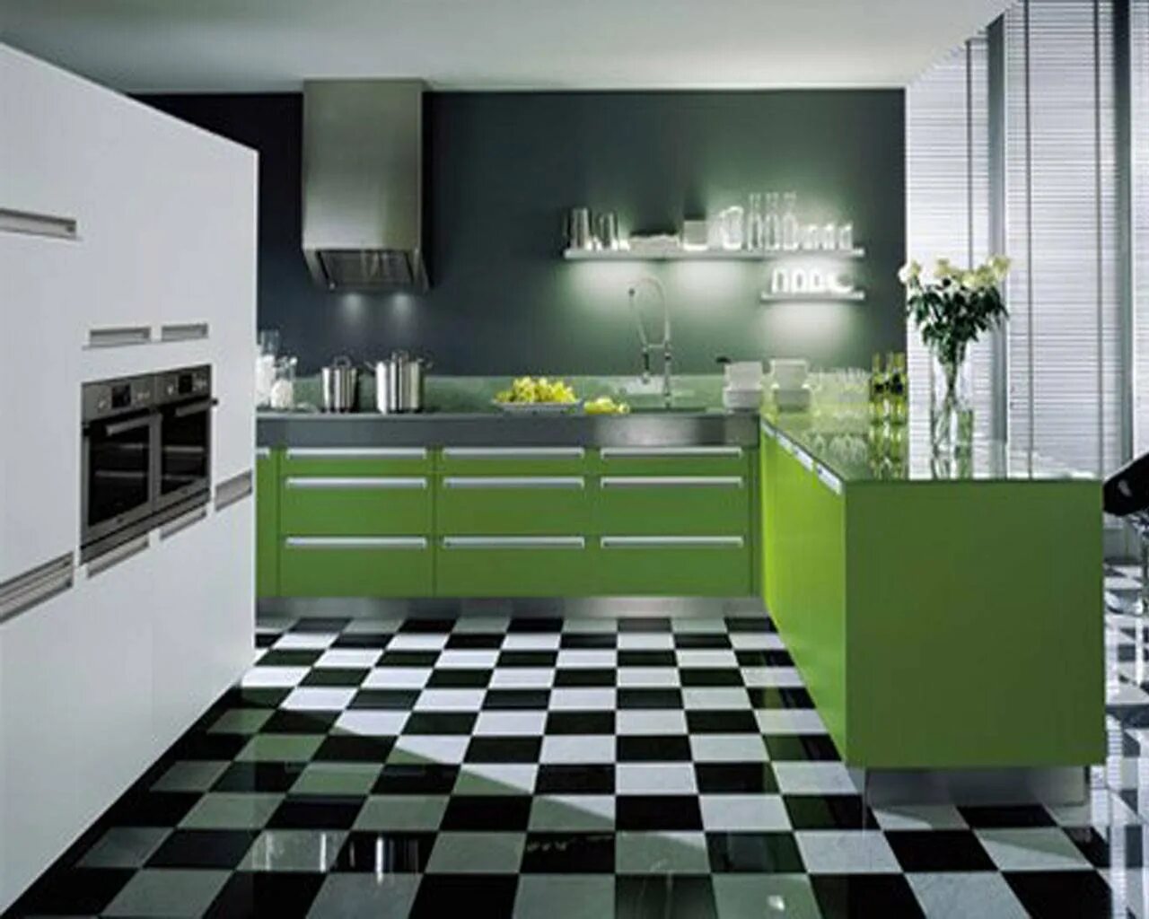 Черно зеленая кухня. Зеленая кухня. Кухня в зеленых тонах. Зеленая плитка на кухне. Кухня серо зеленого цвета.