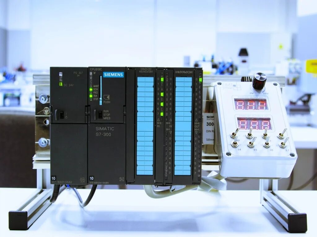 Omron plc. Плк simatic s7-1500. Фирмы контроллеров. Плк siemens 1500. Canopen модуль.