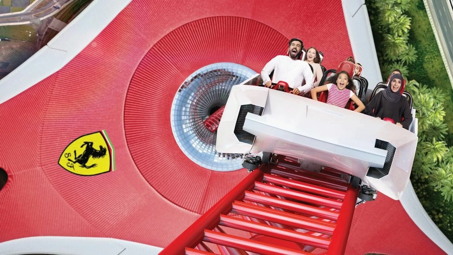 Парк развлечений Ferrari World в Абу-Даби. Феррари парк Абу Даби аттракционы. Ferrari World Абу-Даби аттракционы. Феррари парк Дубай аттракционы.