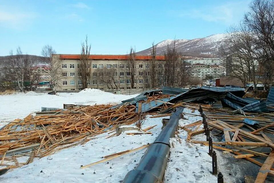 Больница во Врангеле Приморский край. Поселок Врангель Приморский край. Поселок Врангель недостроенное здание. Врангель поселок магазины.