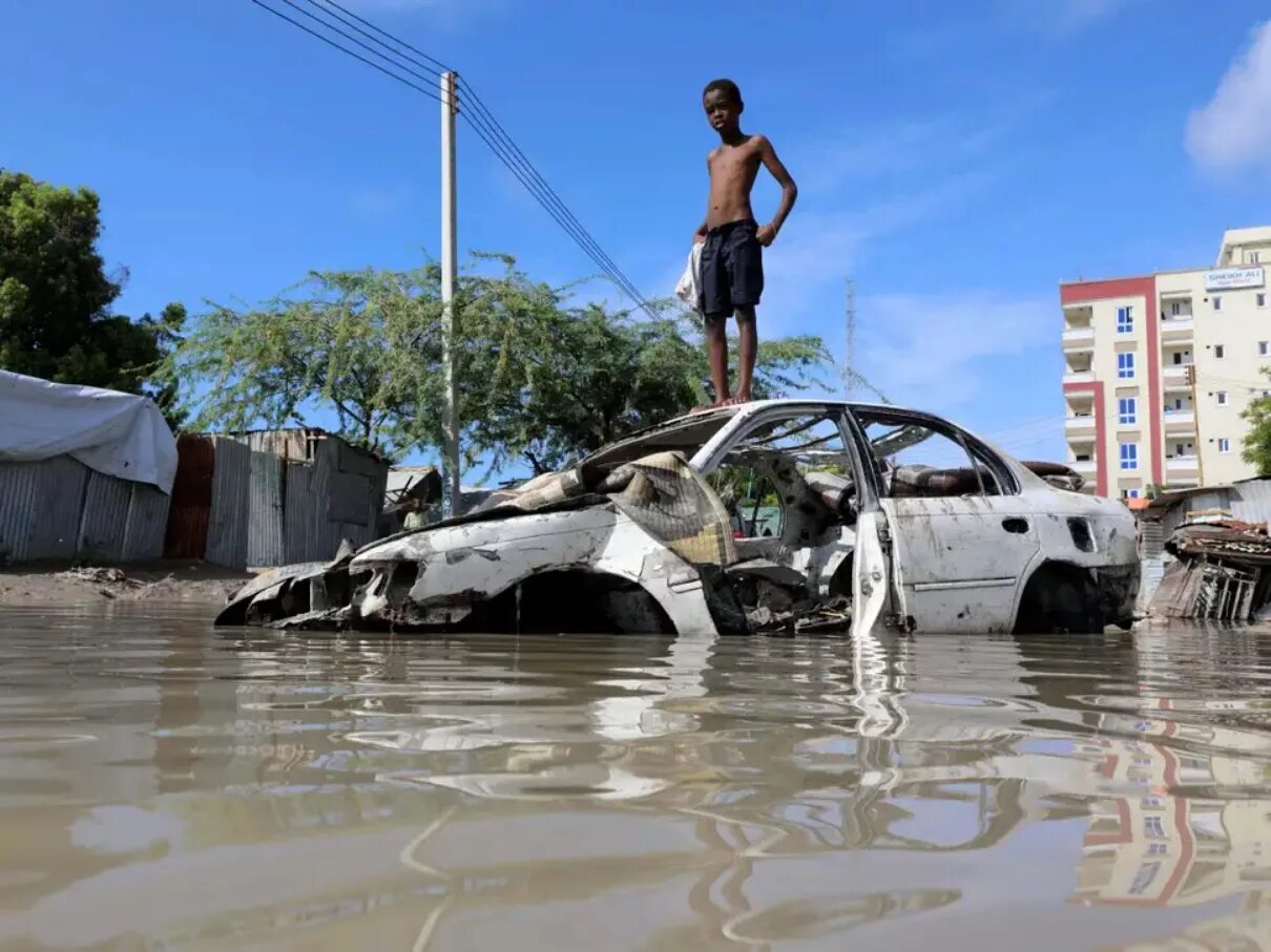 Первый ливень в африку приходит. Наводнение в Африке. Потоп в Африке. Затопление Африки. Конго наводнение.