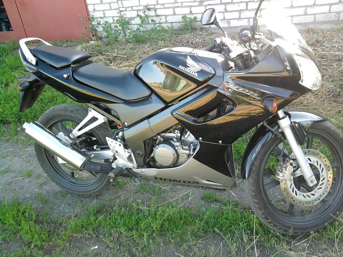 Мотоцикл купить ставропольский. Honda CBR 125 черный. ИЖ 600 кубов. Ява 600 кубов. Мотоцикл Хонда 125 кубов 1991 года.