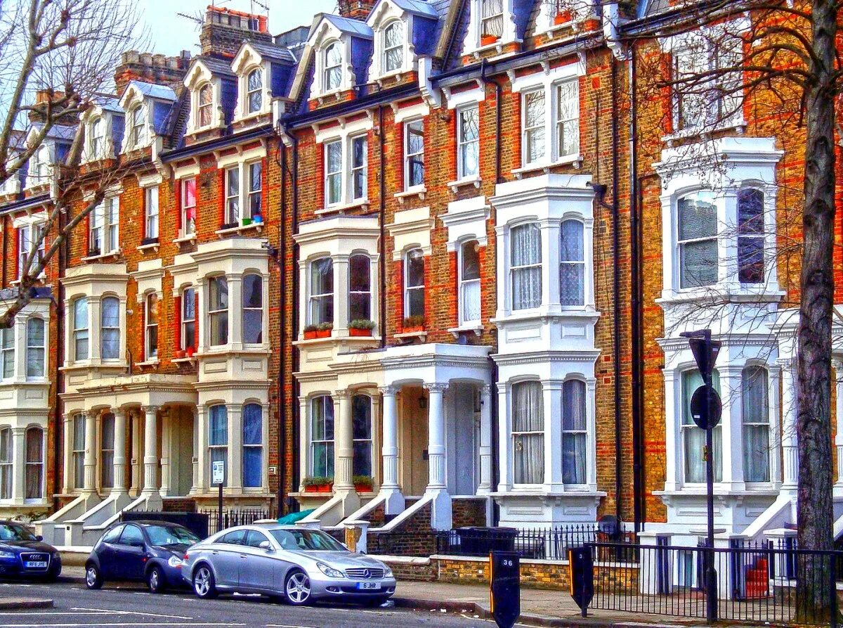 Георгианский таунхаус лондон. A terrace house в англии. London houses. London houses. London houses.