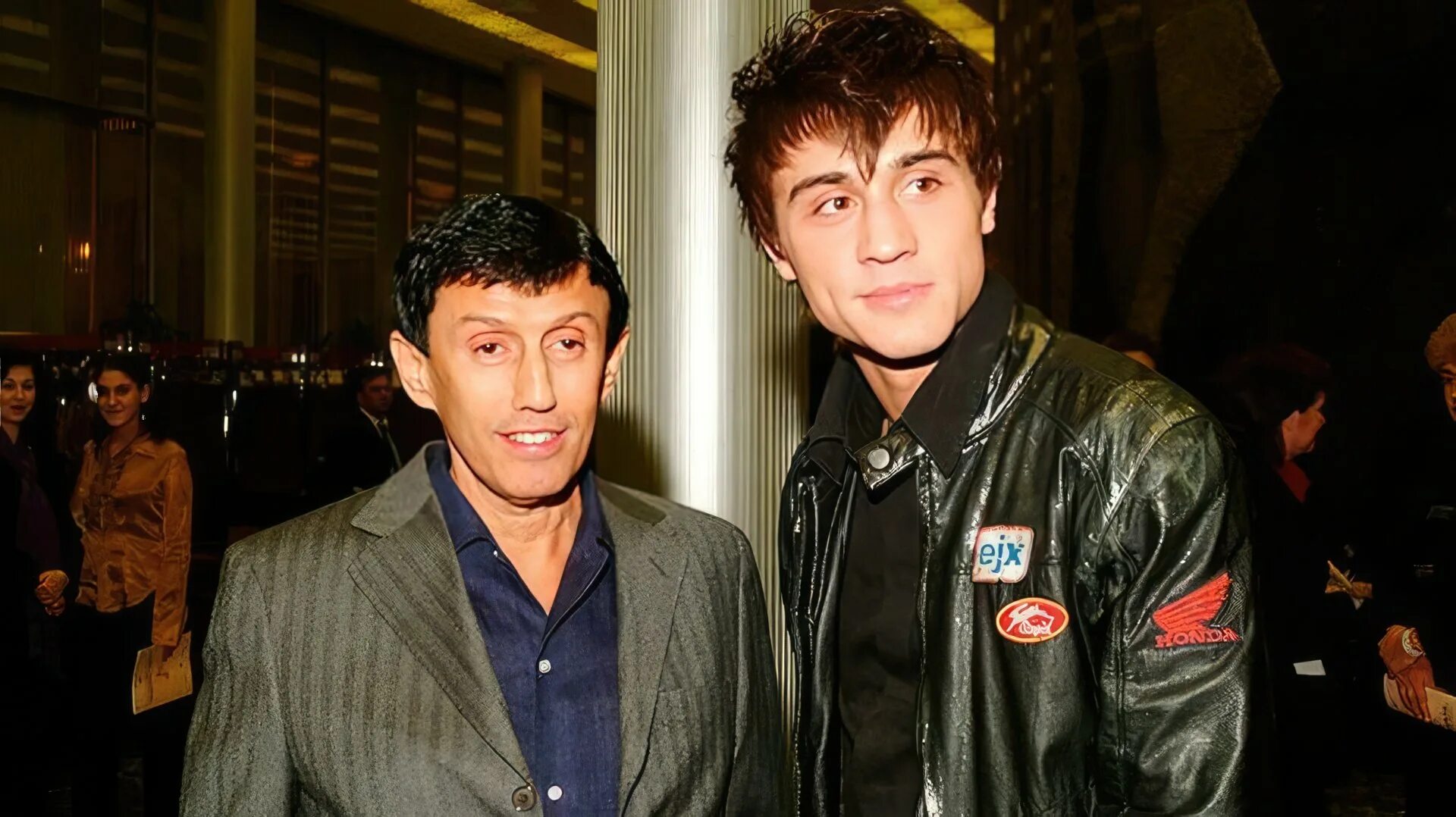 Продюсер дим. Саунд-продюсером андреем чёрным. Продюсер димы билана айзеншпис. Продюсер дим. Продюсер дим.