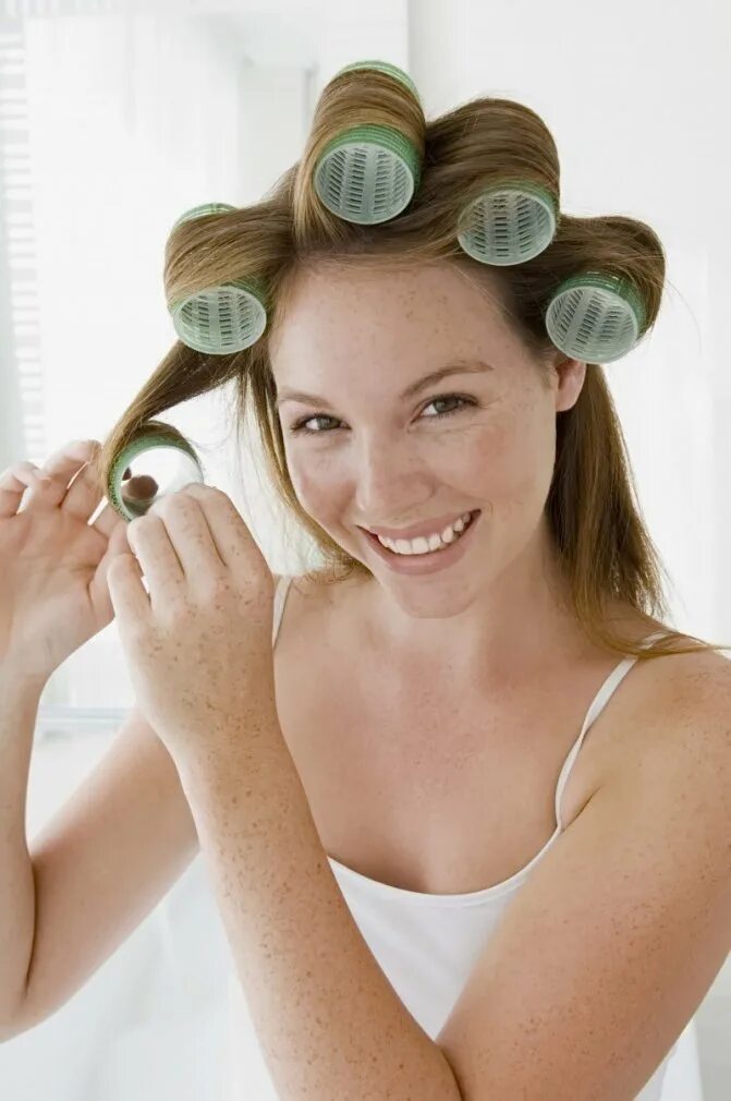 Как правильно крутить бигуди. Локоны на бигуди липучки. Бигуди. Накрутиться на папильотки на длинные волосы. Мягкие бигуди папильотки.