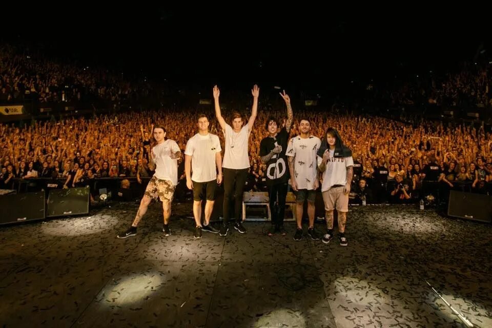 Bring me the horizon концерты. Bring me the horizon концерты. Bring me the horizon live. Bring me the horizon фотосессия. Bmth albert.
