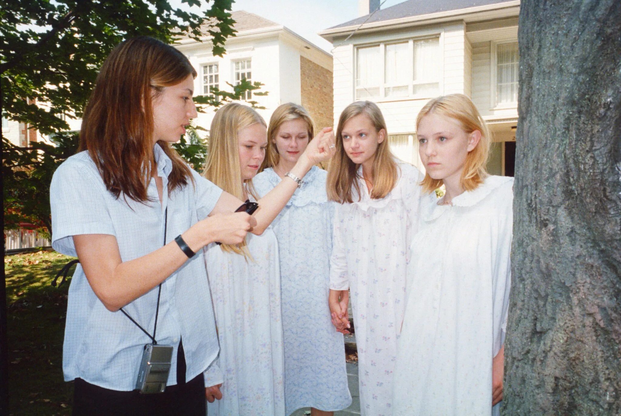 Девственницы-самоубийцы / the Virgin Suicides (1999). Кирстен Данст девственницы самоубийцы. The virgin suicides