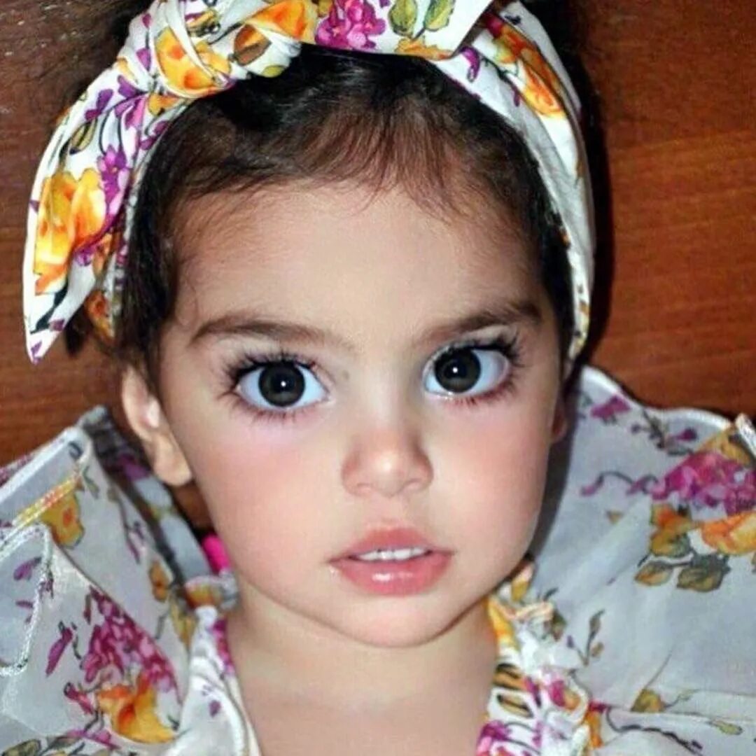 Ребенок таджика и русской. Красивые дети грузины. Арабские дети. Красивые дети с большими глазами. Красивые дети арабы.