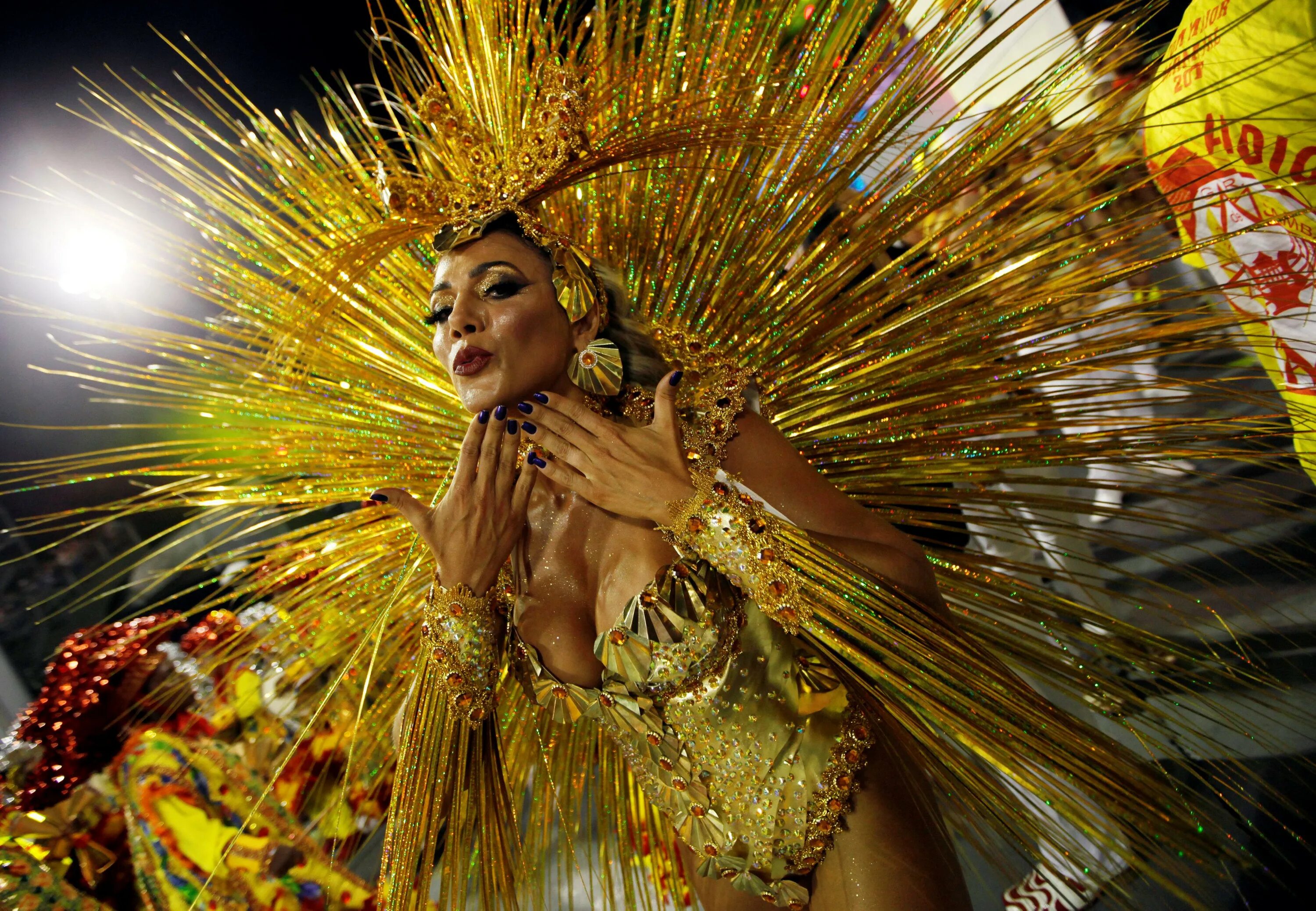 Карнавал в Рио-де-Жанейро. Карнавал в Рио-де-Жанейро Рио-де-Жанейро Бразилия. Бразильский карнавал Бразилия. Карнавал Рио (Rio Carnival).