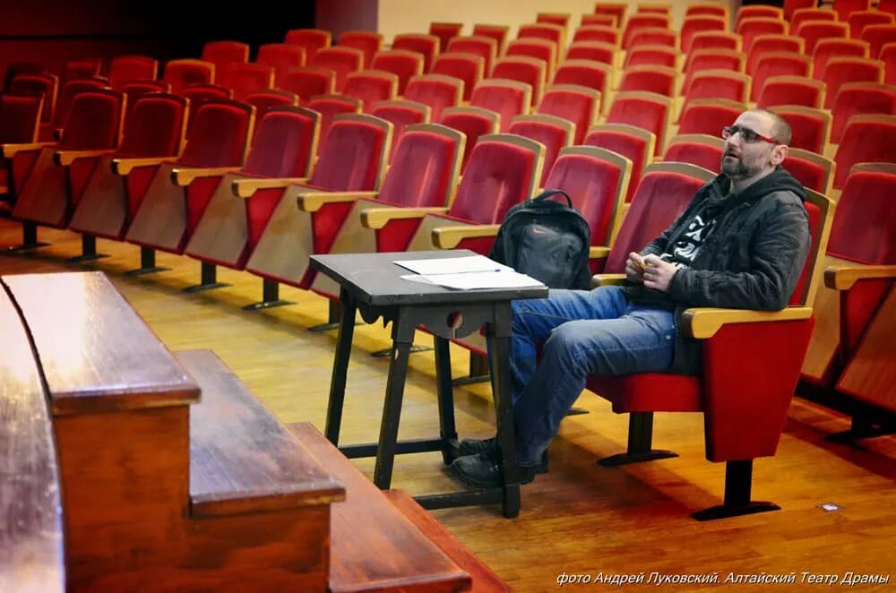 Актерское мастерство профессиональная переподготовка. Переподготовка театр. Переподготовка театр. Театральная школа райкина. Артисты национального театра тувы.