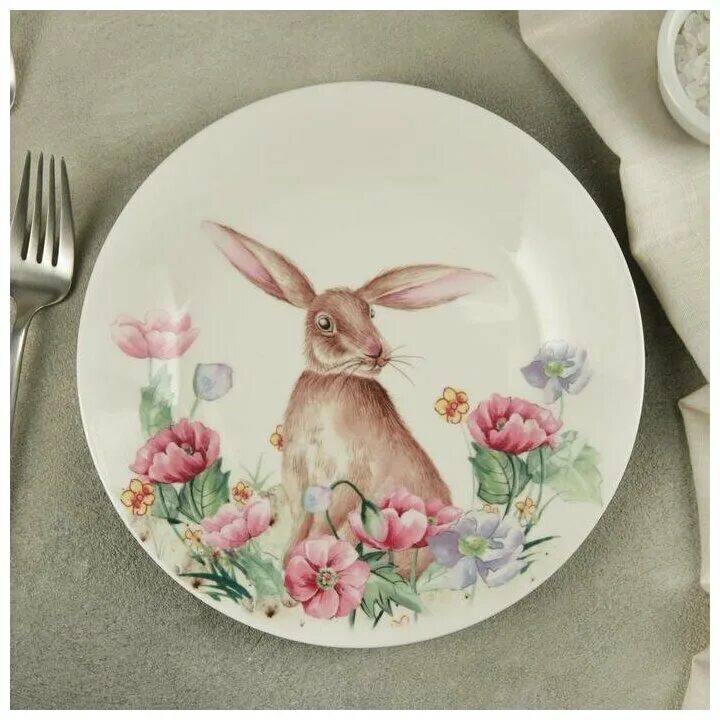 Тарелка с зайчиками. Тарелка «заяц». Тарелка с кроликом. Тарелка с зайчиком. Посуда с кроликами.