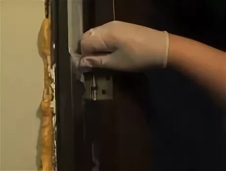 Мыть входную дверь с солью. Мыть входную дверь с солью