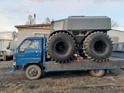 Бортоповоротный вездеход