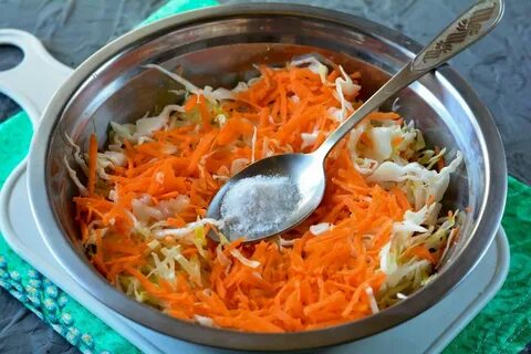 Капуста шинкованная с морковью