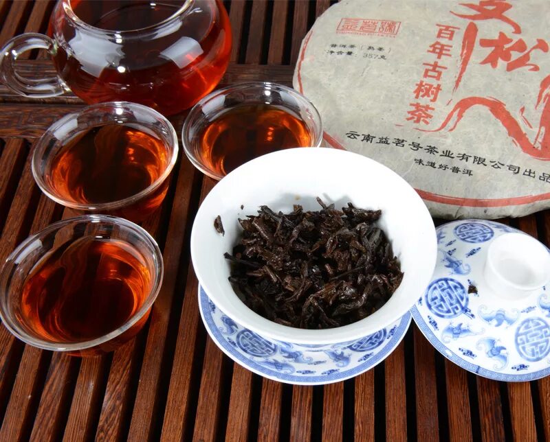 Шу пуэр заваренный. Пуэр китайский чай рассыпной. Чайная церемония да Хун ПАО. Чай пуэр заварка.