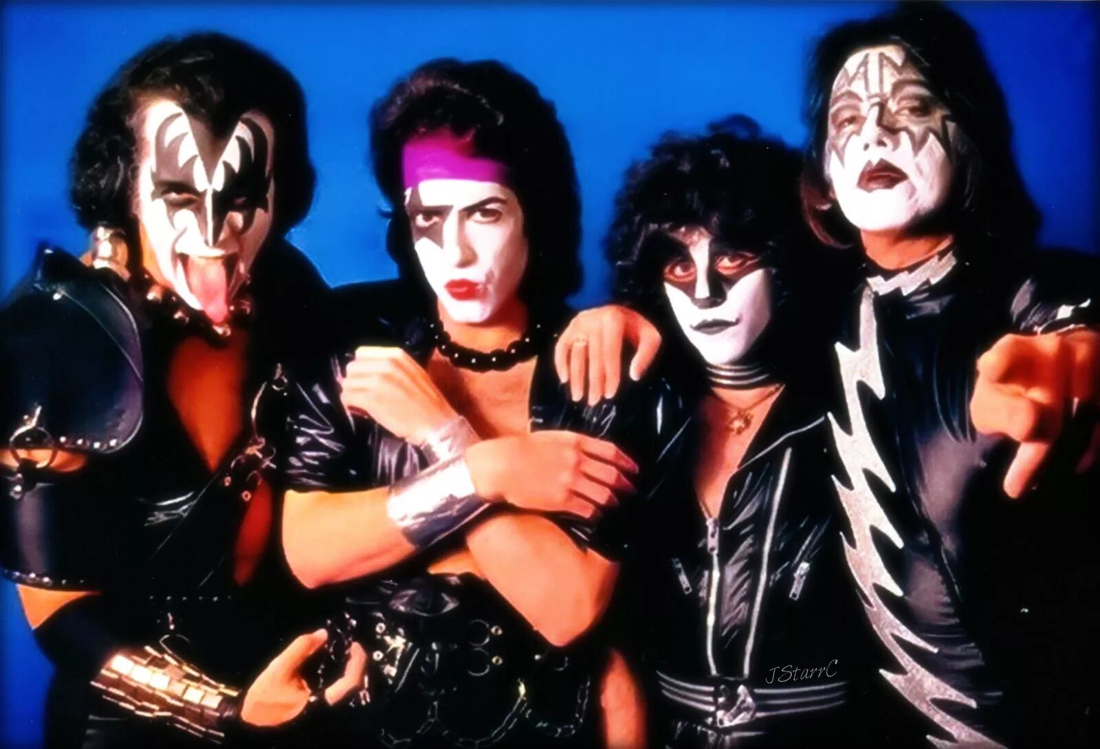 Kiss Band пол Стэнли. Kiss группа 1982. Группа Кисс 80. Пол Стэнли 1981. Kiss down