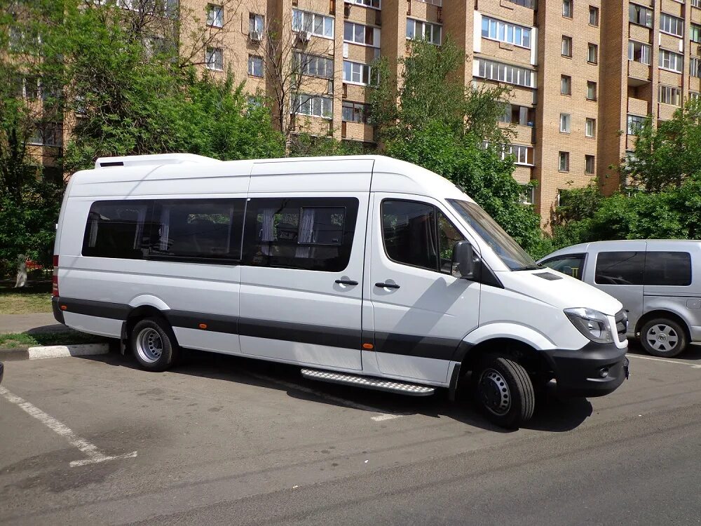 Мерседес спринтер пассажирский салон 20 мест. Ютонг 30 мест турист. Mercedes sprinter 20 мест. Mercedes-benz sprinter 20 мест. Микроавтобус мерседес спринтер.
