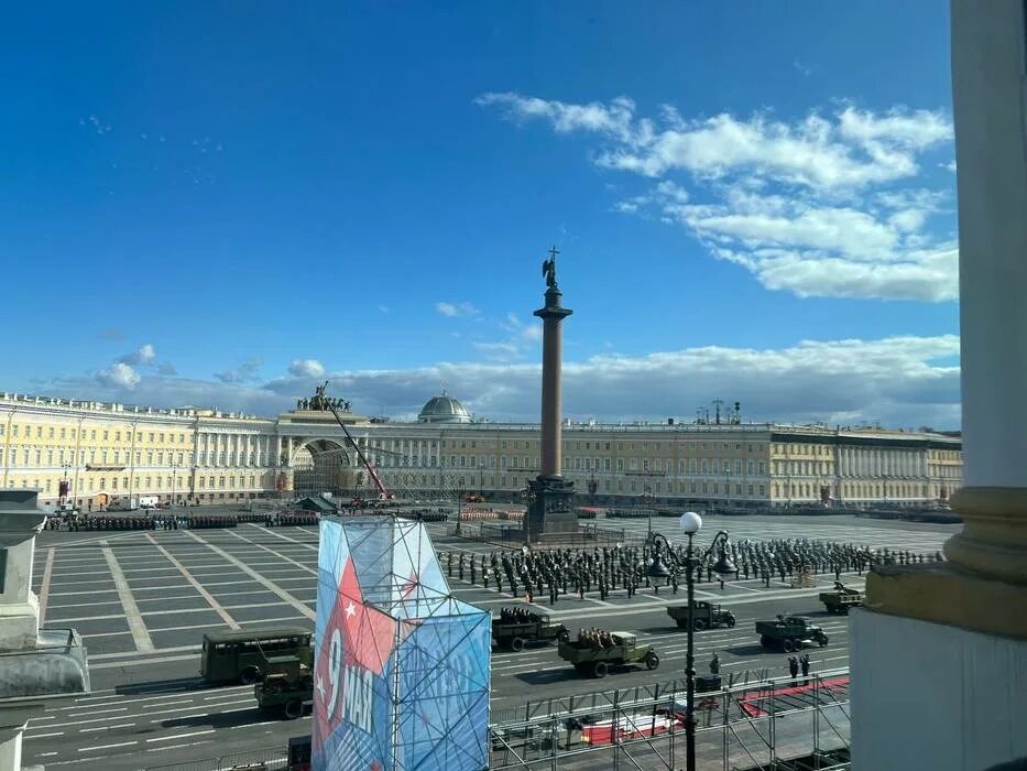 Гвардейский парад на дворцовой площади и-г майр. Парад победы на дворцовой площади 2023. Генеральная репетиция парада 2024 спб. Дворцовая площадь в санкт-петербурге. Репетиция парада победы 2024 спб график.