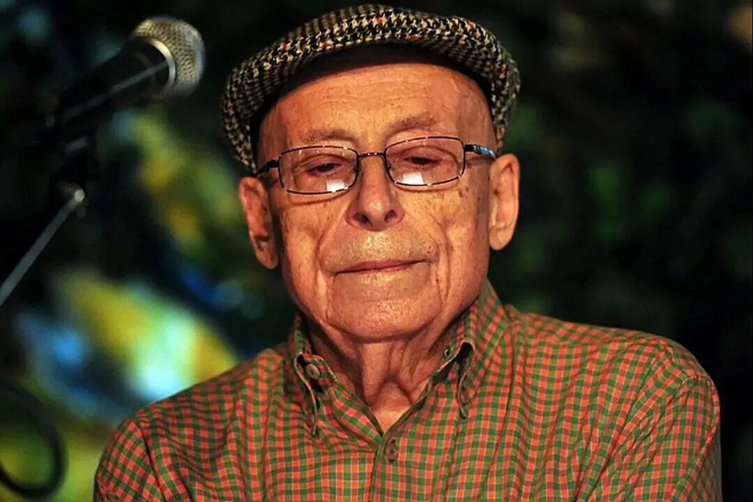 Писатель алешковский ю. Юз алешковский писатель. 21 сентября родился юз алешковский. Юз алешковский фото. Юз алешковский фото.