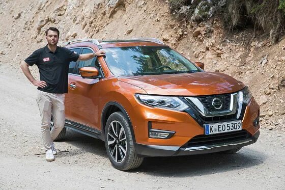 Купить б/у Nissan X-Trail III 2.5 CVT (171 л.с.) 4WD бензин вариатор в Екатеринб