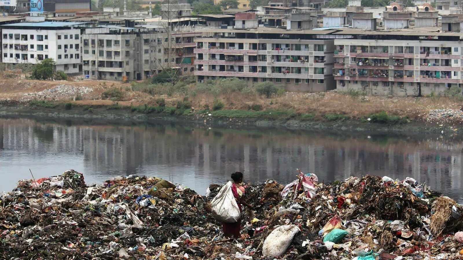 Pollution pictures. Загрязнение воды. Загрязнение почвы. Загрязнение мирового океана. Загрязнение почвы в Китае.