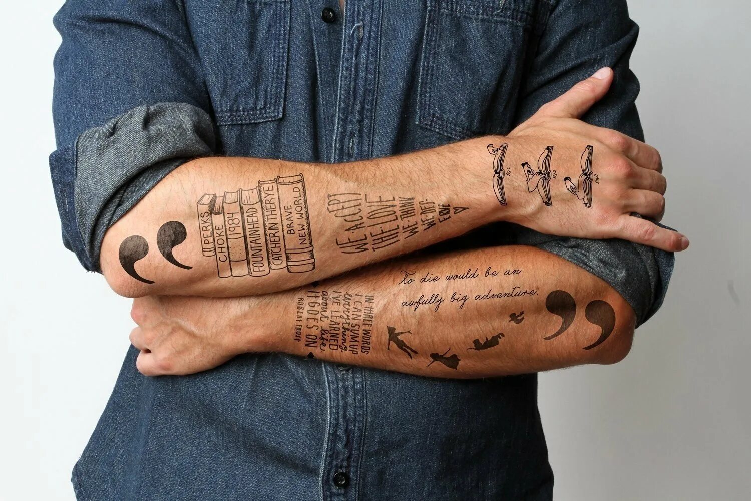 Туту слова. Татуировки на руку. Татуировки мужские на руке. Интересные тату для мужчин. Много тату на руке.