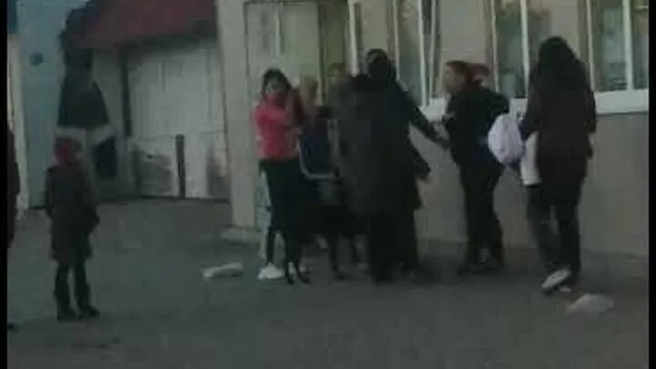 Драка девушек автобусе