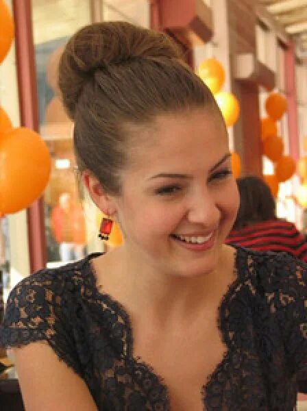 Дарья александрова казахстанская. Дарья александрова фильмы. Дарьей александровой. Телеведущая даша александрова. Телеведущая дарья александрова.