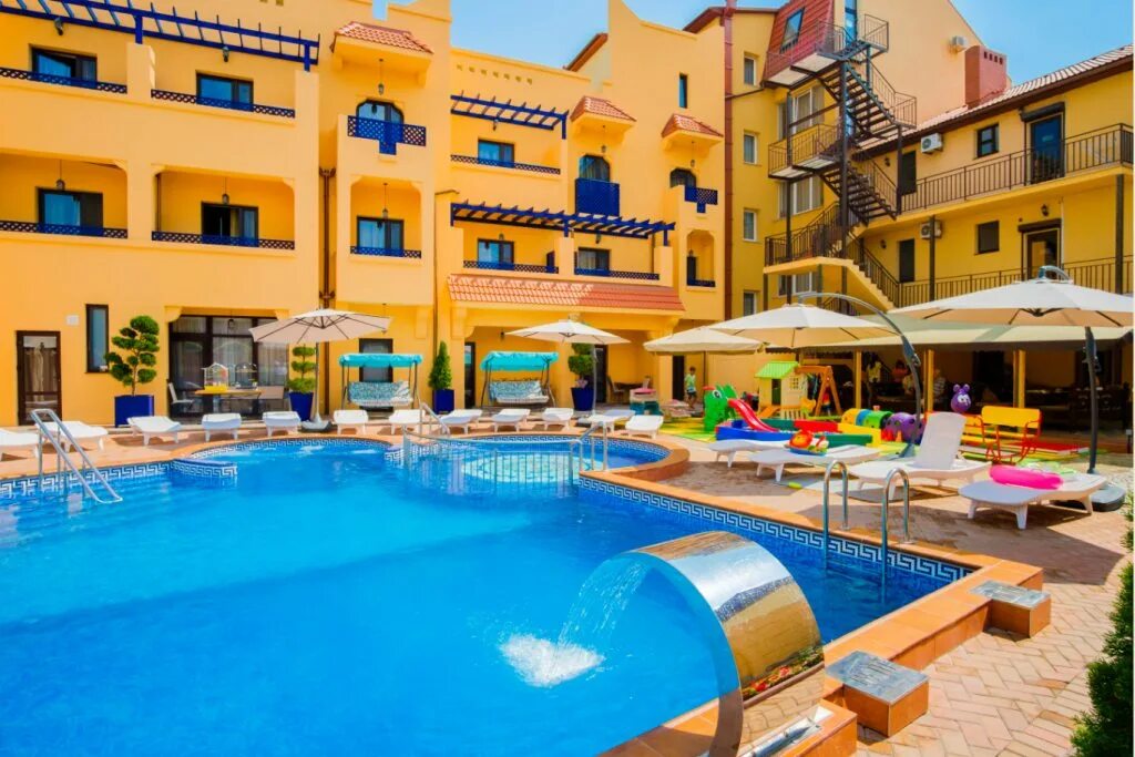 Сайт отели черного моря. Чёрное море иотели. Бестужева, 6а. Гостиница черное море феодосия. На черноморской, феодосия, черноморская набережная, 36в.