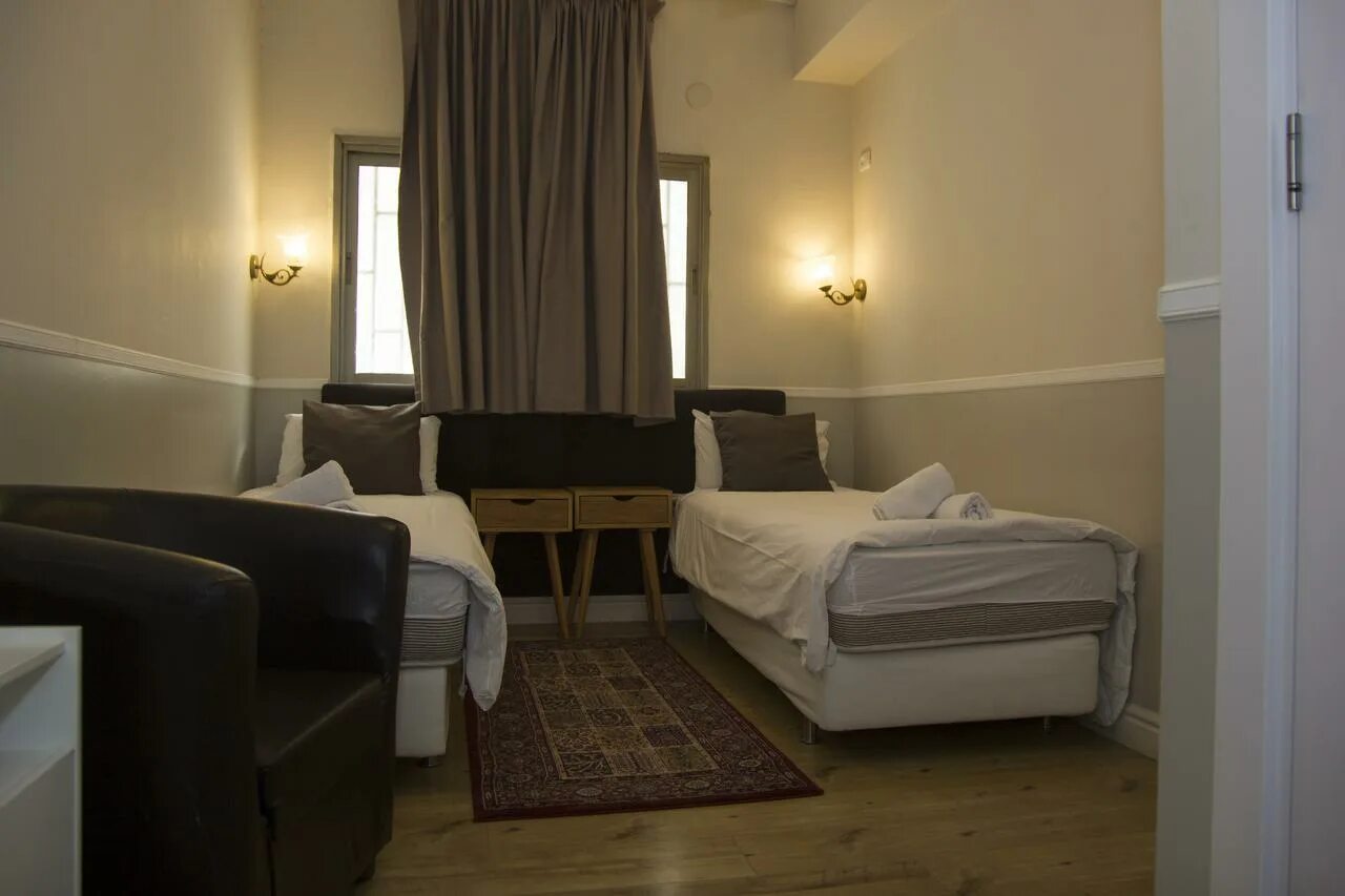 Лени 3. Leni loud. Лори и лени лауд в купальнике. The loud house leni loud. Лень.