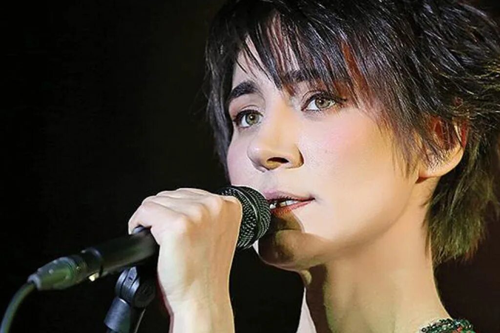 Певицы инагенты. Лиза монеточка. Певицы инагенты. Монеточка 2015. Монеточка 2022.