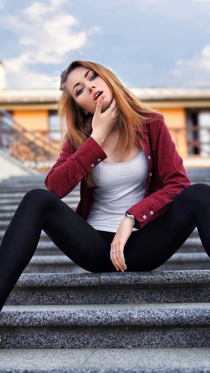 Рыжая в леггинсах. Лосины bona fide push. Bona fide, модель who is your freddy. Рыжая в леггинсах. Рыжая девушка в кожаных штанах.