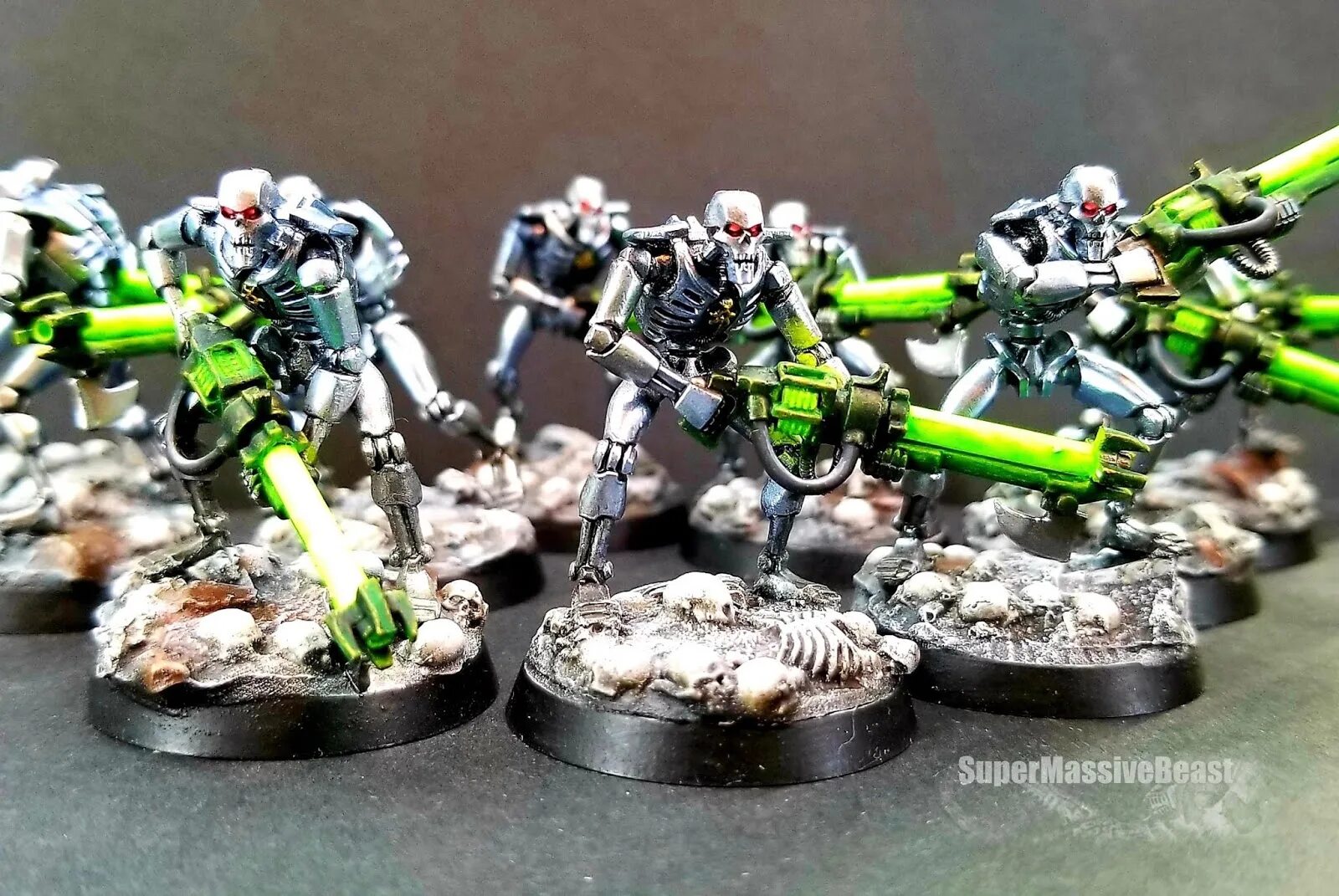 Necron scarabs. Warhammer медальон некроны. Некроны warriors. Каноптековые скарабеи warhammer 40000. Kitbasher necron.