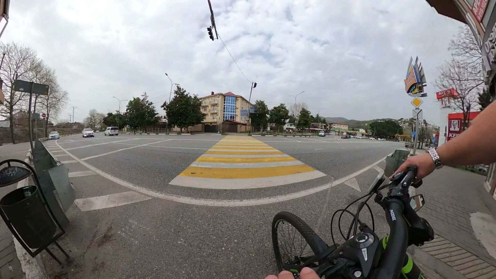 лазаревское поезд. поселок лазаревский сочинского района. поселок лазаревское пляж. лазаревское санаторий лазаревское. кафе в лазаревском на набережной.