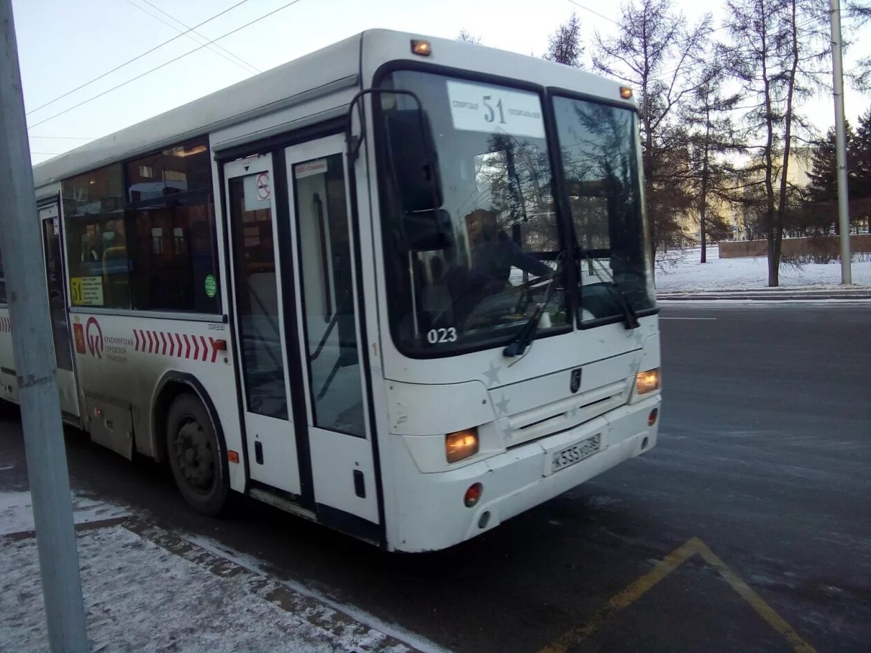 Первый автобус красноярск. 51 Автобус Красноярск. Автобус 3 Красноярск. Красноярский маршрутный автобус. Автььус 1 Красноярск.