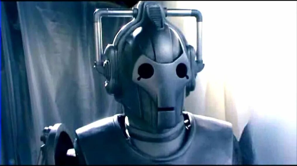 Merge monster vs cyberman. Cyberman 1969. киберлюди убийцы. киберлюди аниме. кибермен фильм.