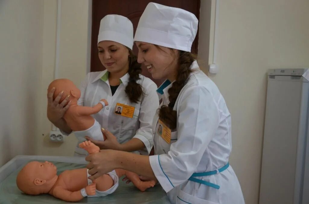 Врачи выселки. Мед.колледж ст. Выселки. Медицинский колледж ст.Выселки. Студентки медколледжа. Девочки из Медучилища.