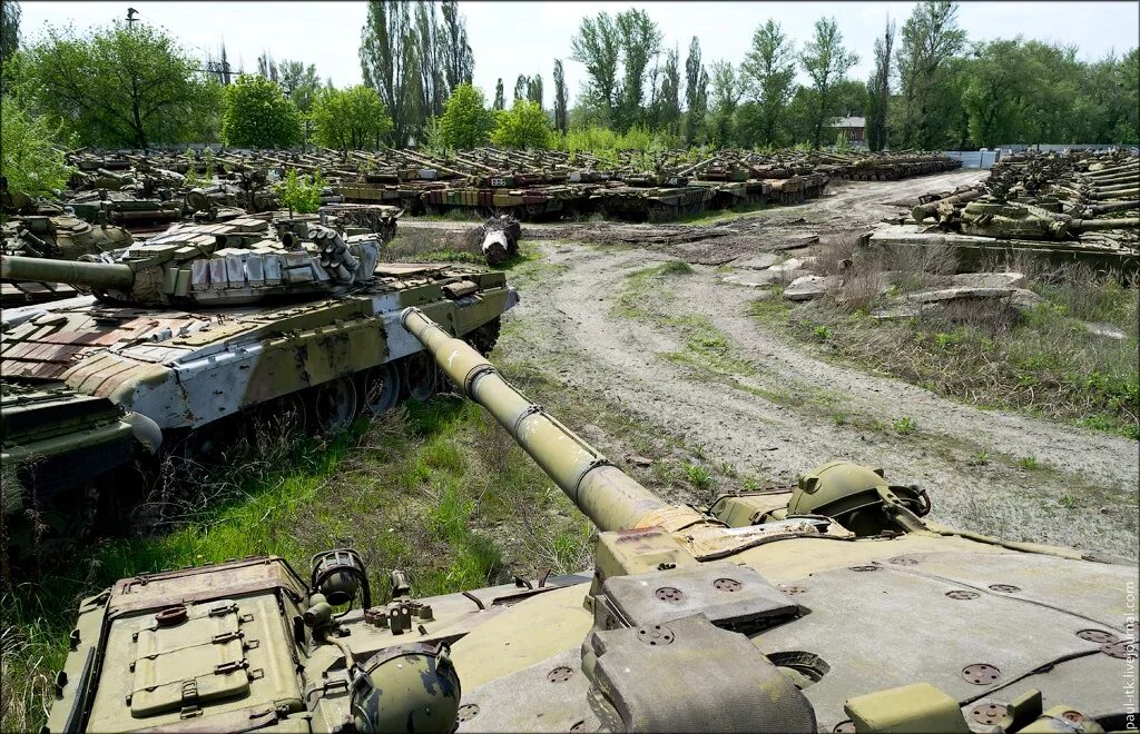 Харьковский танковый. Харьковский бронетанковый завод кладбище танков. харьковский ремонтный танковый завод. харьковский танковый завод заброшенный. танкоремонтный завод. кладбище танков в харькове.