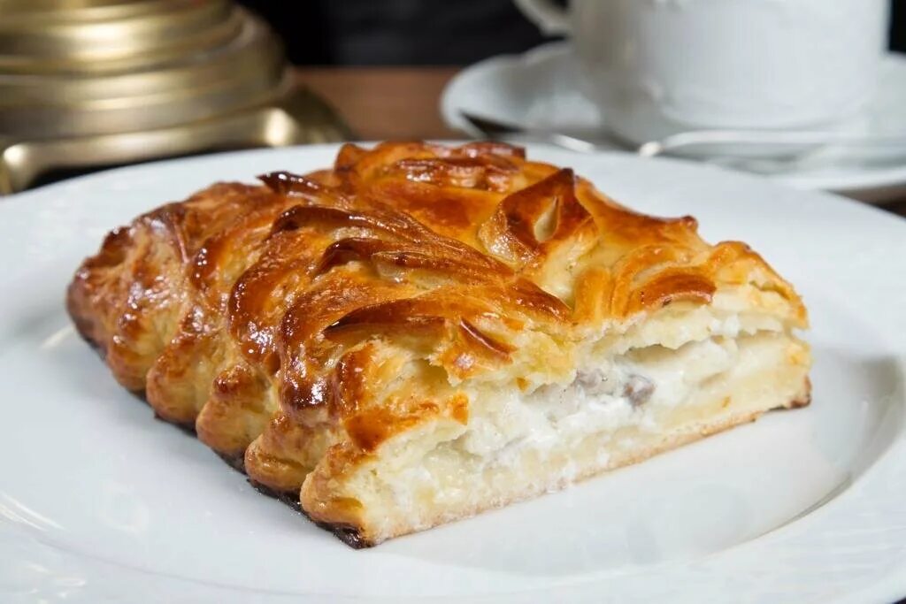 пирог с кетой и брокколи штолле. пирог штолле рыбный. пироги штолле с рыбой. штолле пирог с капустой. штолле пирог с семгой.