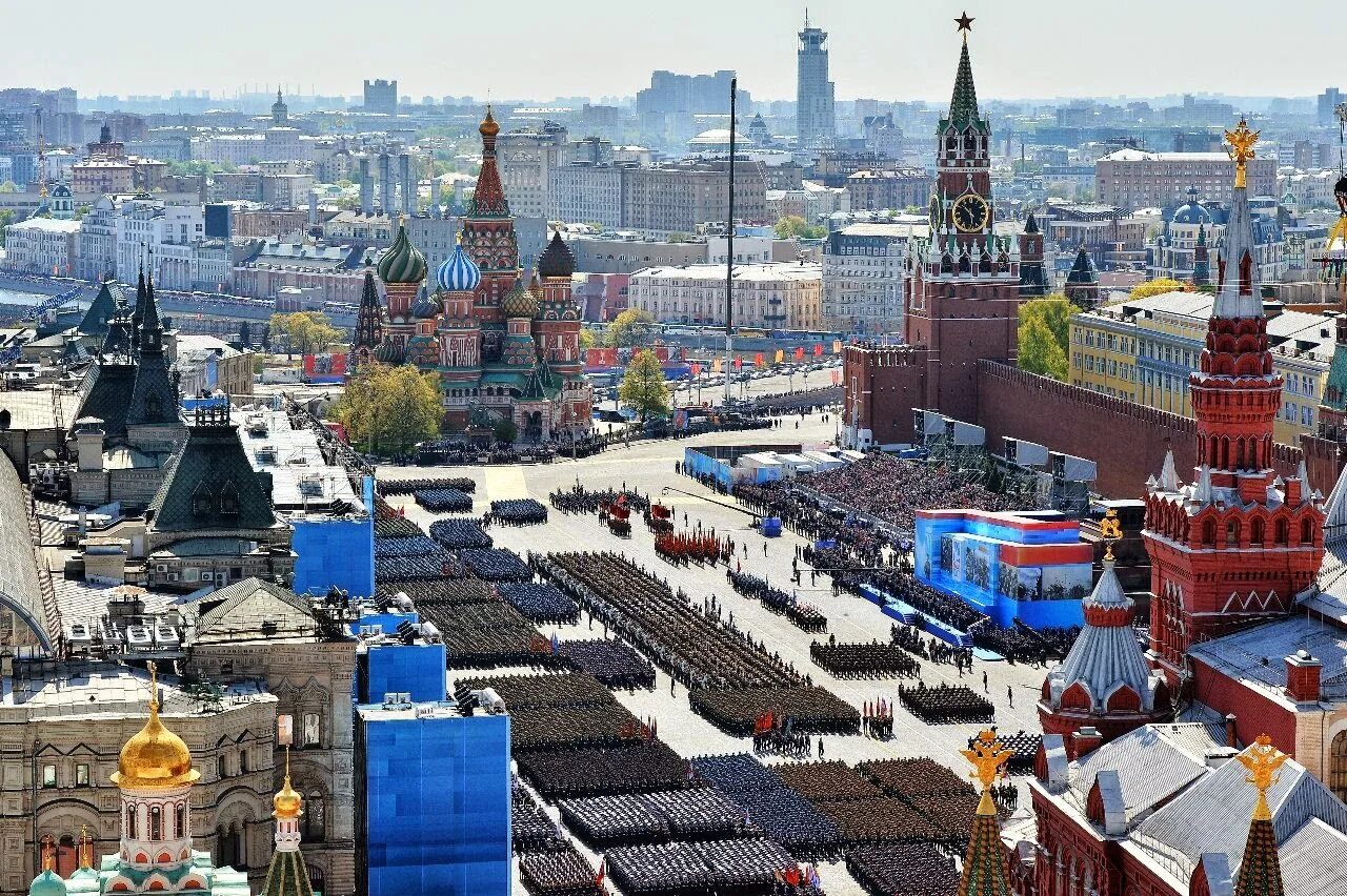 6 мая 2015. Москва красная площадь с высоты птичьего полета 9 мая. парад победы 2015 в москве. красная площадь москва с высоты птичьего полета. парад победы на красной площади с высоты.