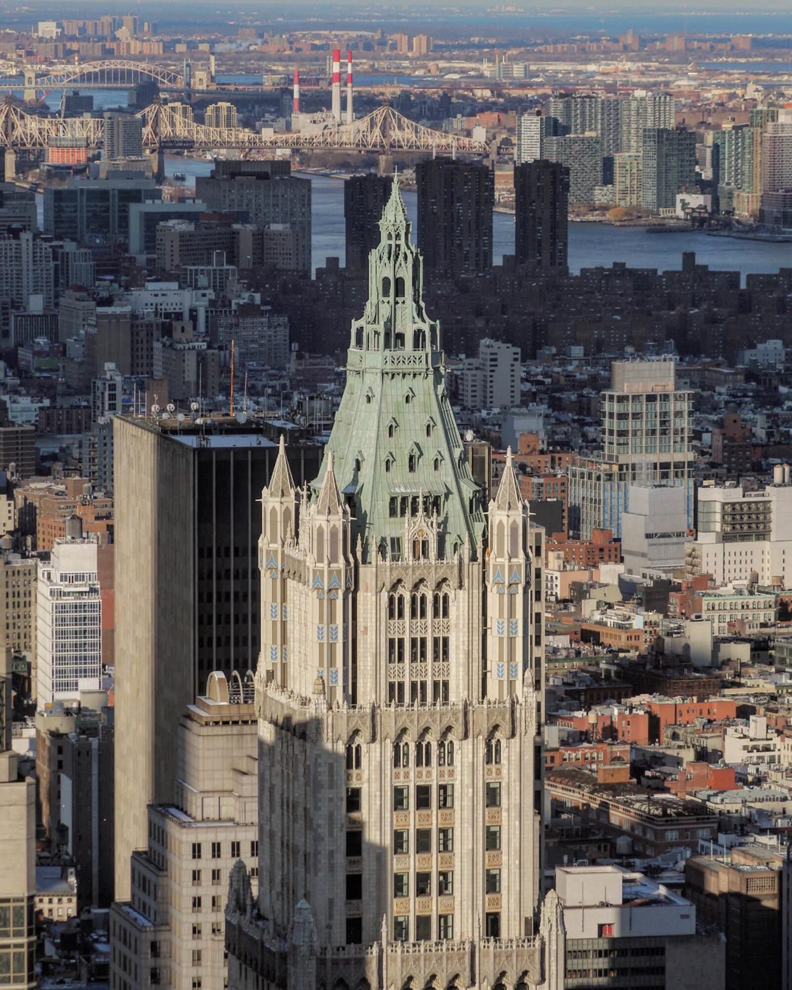 Вулворт билдинг. Woolworth building нью-йорк. небоскреб вулворт-билдинг. здание фирмы вулворт в нью-йорке. пиннакл, вулворт тауэр, нью-йорк.