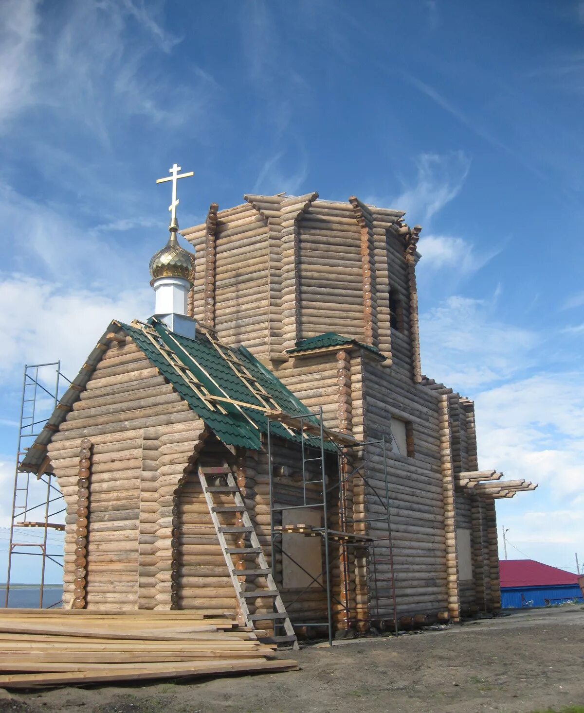 храм из сэндвич панелей. деревня селиваниха орехово-зуевского района. посёлок караул красноярского края. храмы чебоксар. храм в мильково камчатский край.