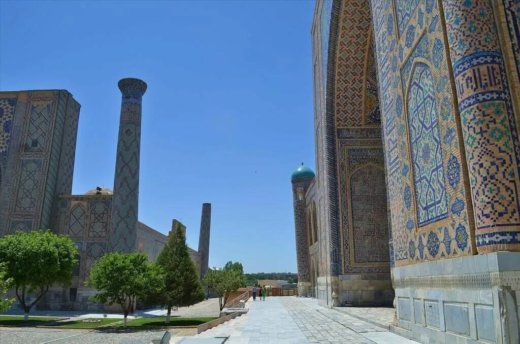 Найди самарканд. Хива медресе якуббай ходжа. Медресе улугбека бухара. Ташкент самарканд бухара. Найди самарканд.