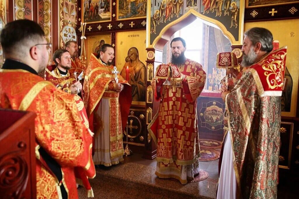 храм внутри человека. православная церковь. какую роль играл приходской храм для округи. проповедь в храме. церковный приход это.