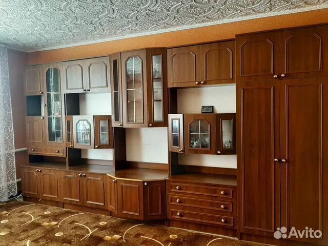 Диваны в камышине. Громада мебель угловые диваны. Диван в цветочек. Мебельный салон. Мебель в михайловке волгоградской.