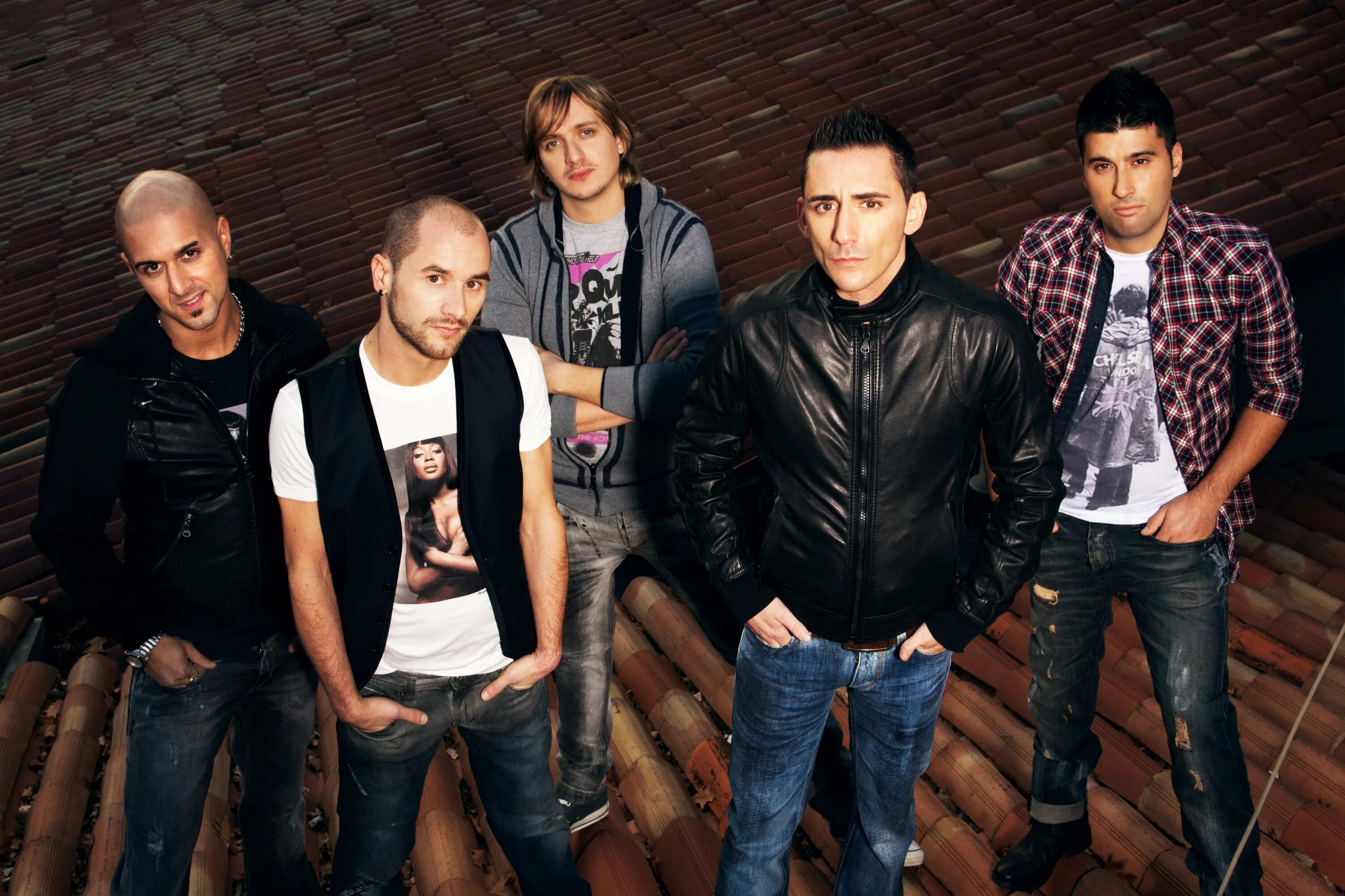 Победитель евровидения 2021 maneskin. Группа modà. Итальянская группа lounge. Фирма италпорт. Группа moda италия.