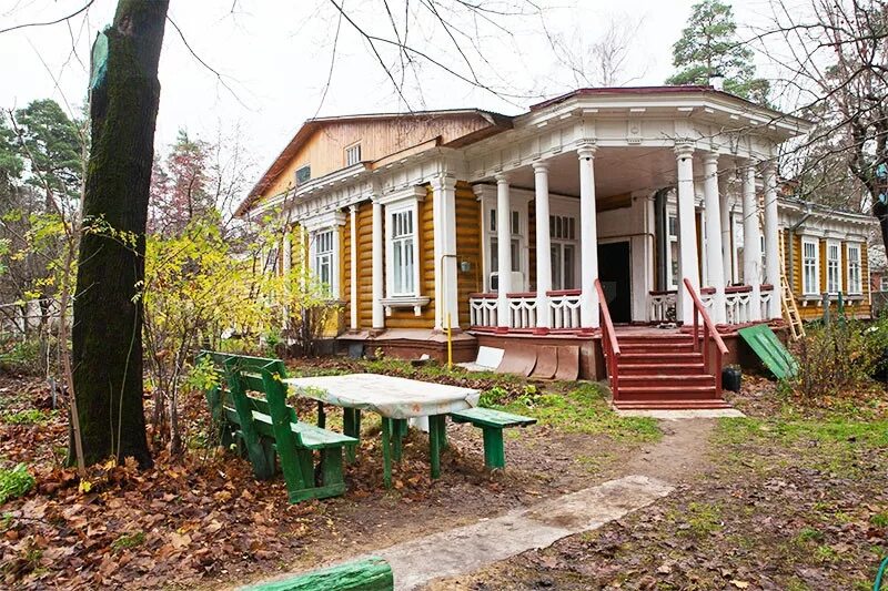 Продам дом на улице Почтовой 18 в селе Федоровском в районе Захаровском Безлычен
