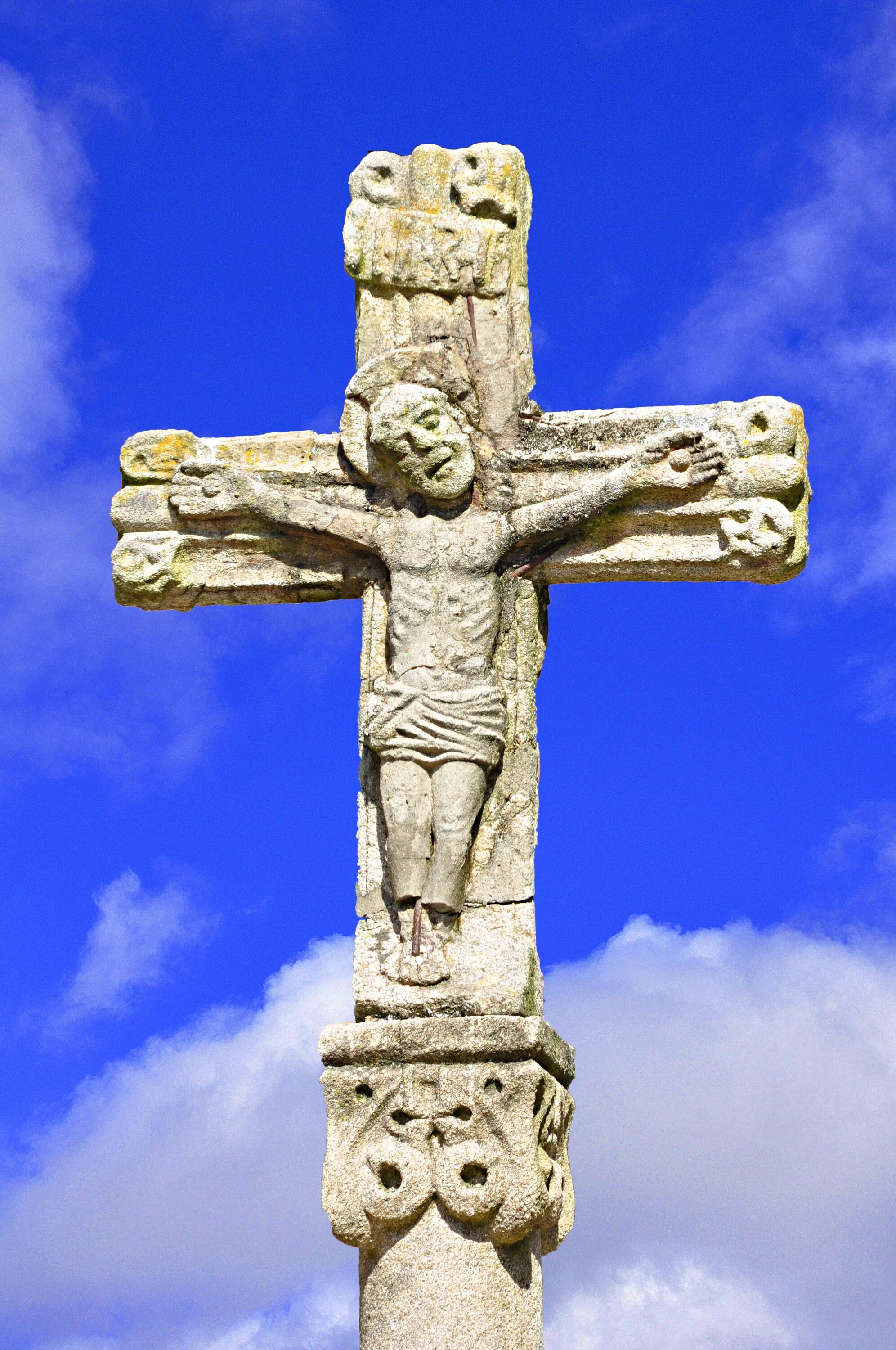 Крест распятие христа. Распятие Иисуса Христа статуя. Иисус Христос Распятый скульптура. Голгофа Распятие Христа. Фигура Христа.
