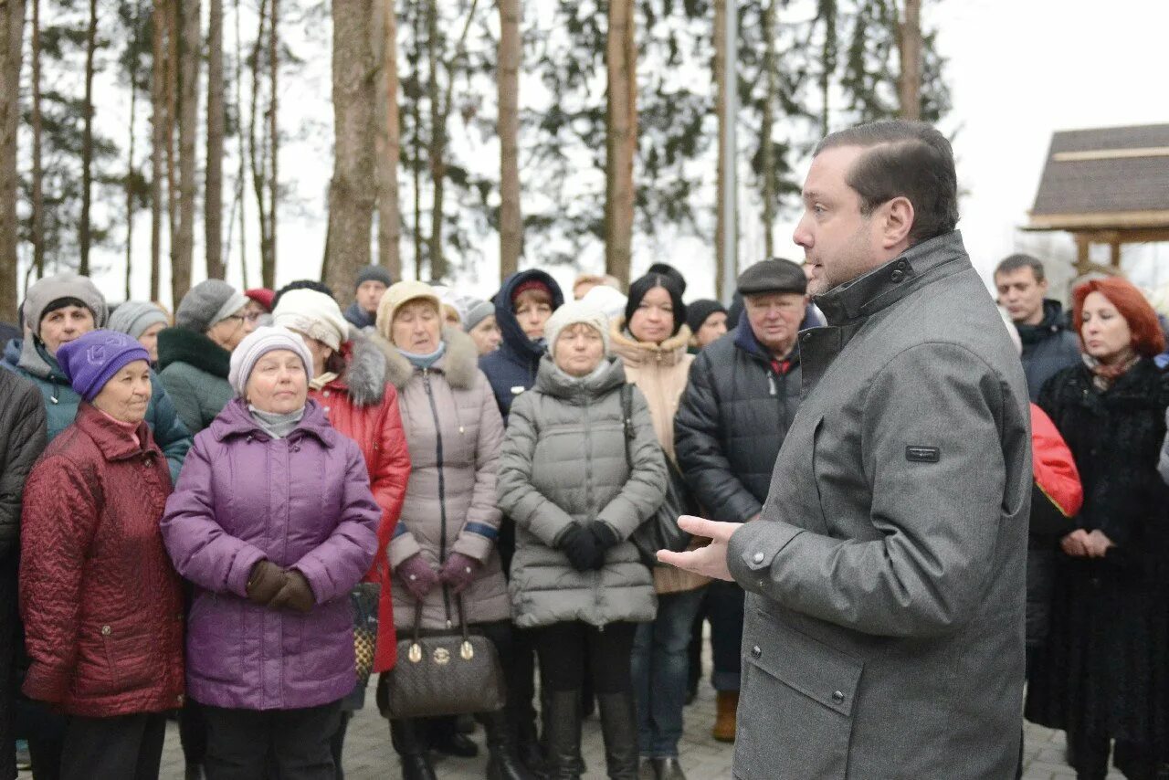 Губернатор в Дорогобужском районе. Администрация Дорогобужского района. Дорогобуж администрация. Губернатор о строительстве в Дорогобуже. Сайт дорогобужский район смоленской области